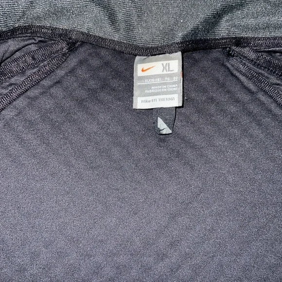 XL Nike fit therma Black Quilted jacket Tag size XL  16-18 - Picture 6 of 10